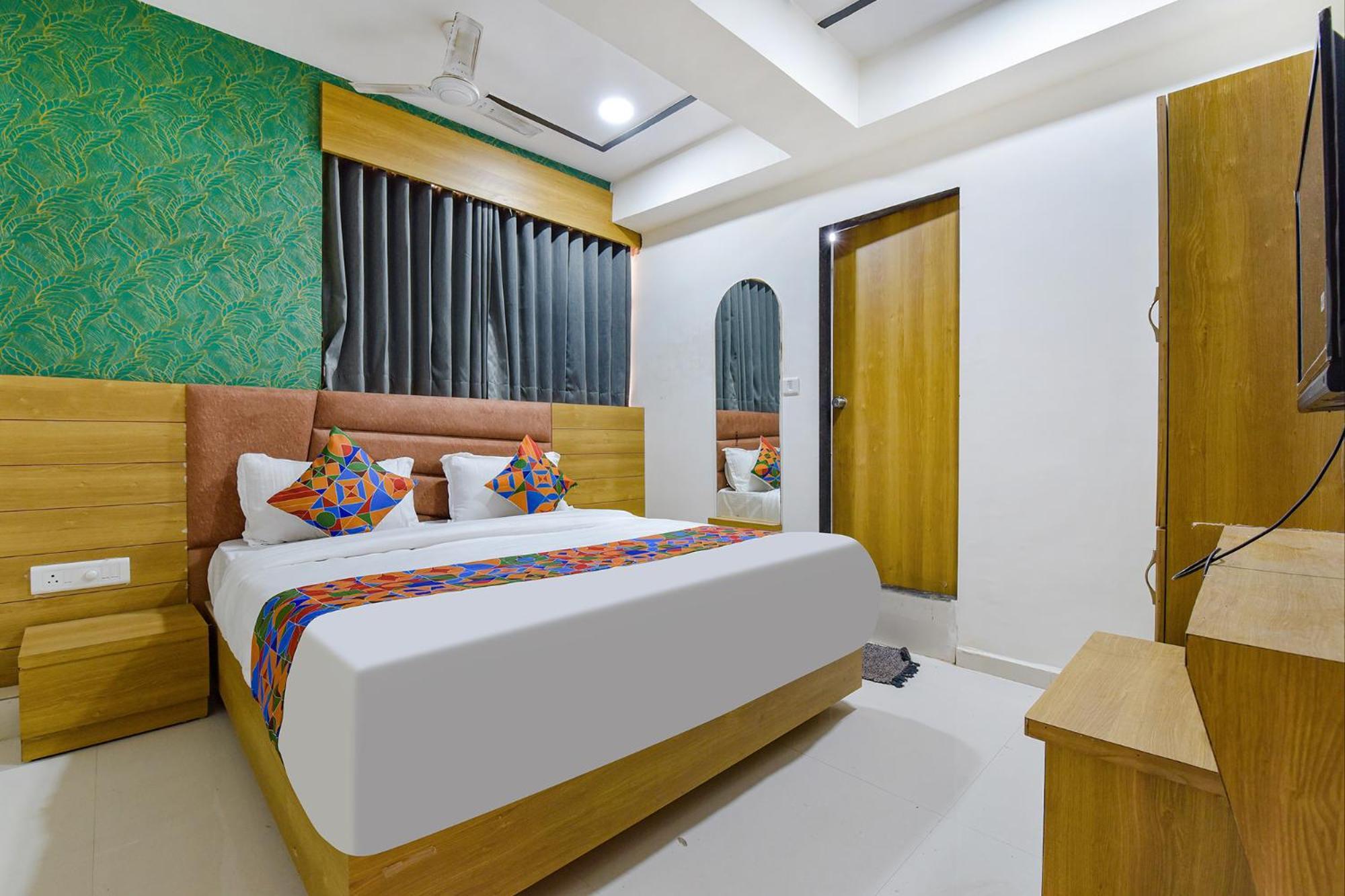 Hotel Green Tree 아흐메다바드 외부 사진