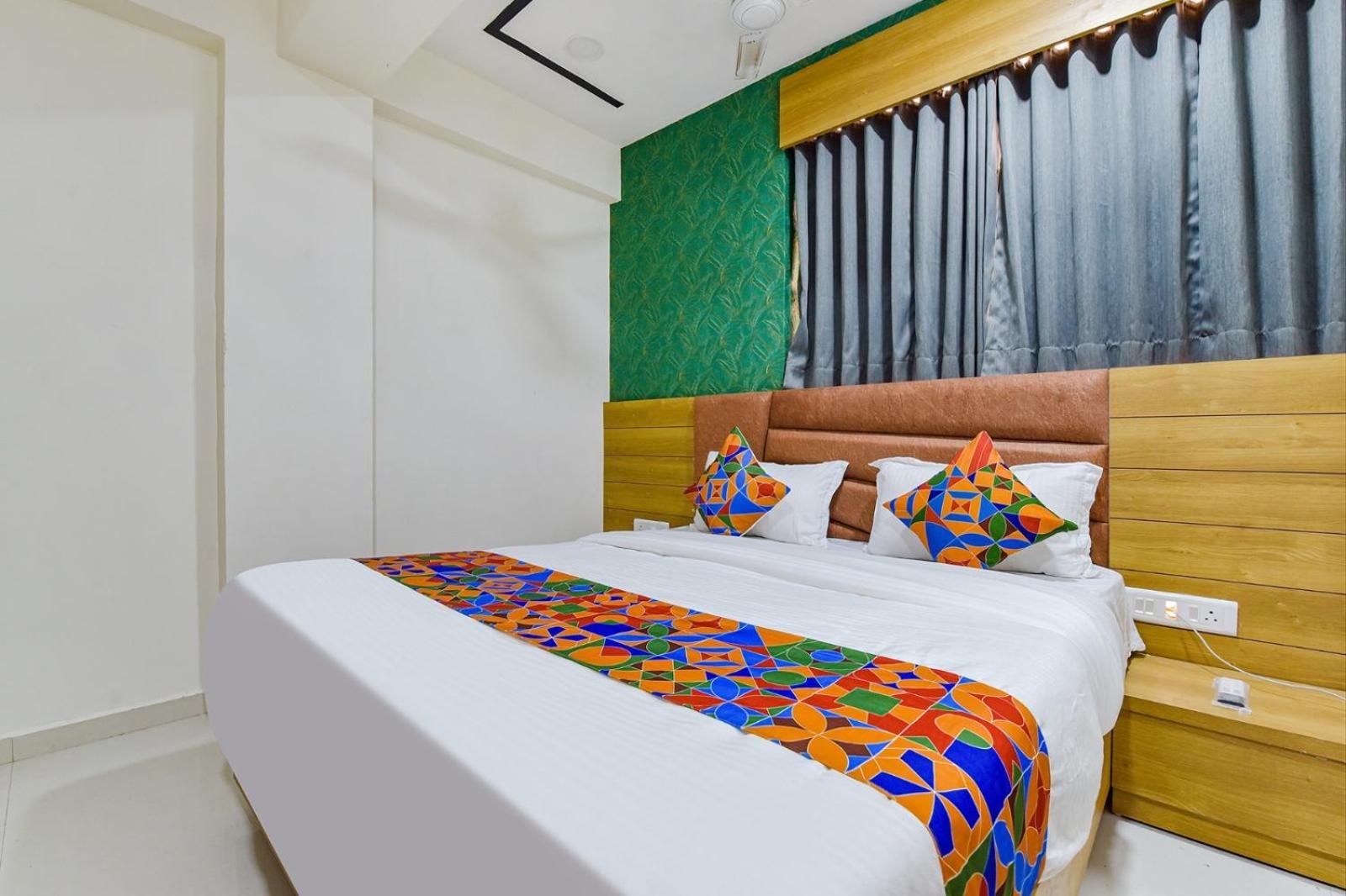 Hotel Green Tree 아흐메다바드 외부 사진