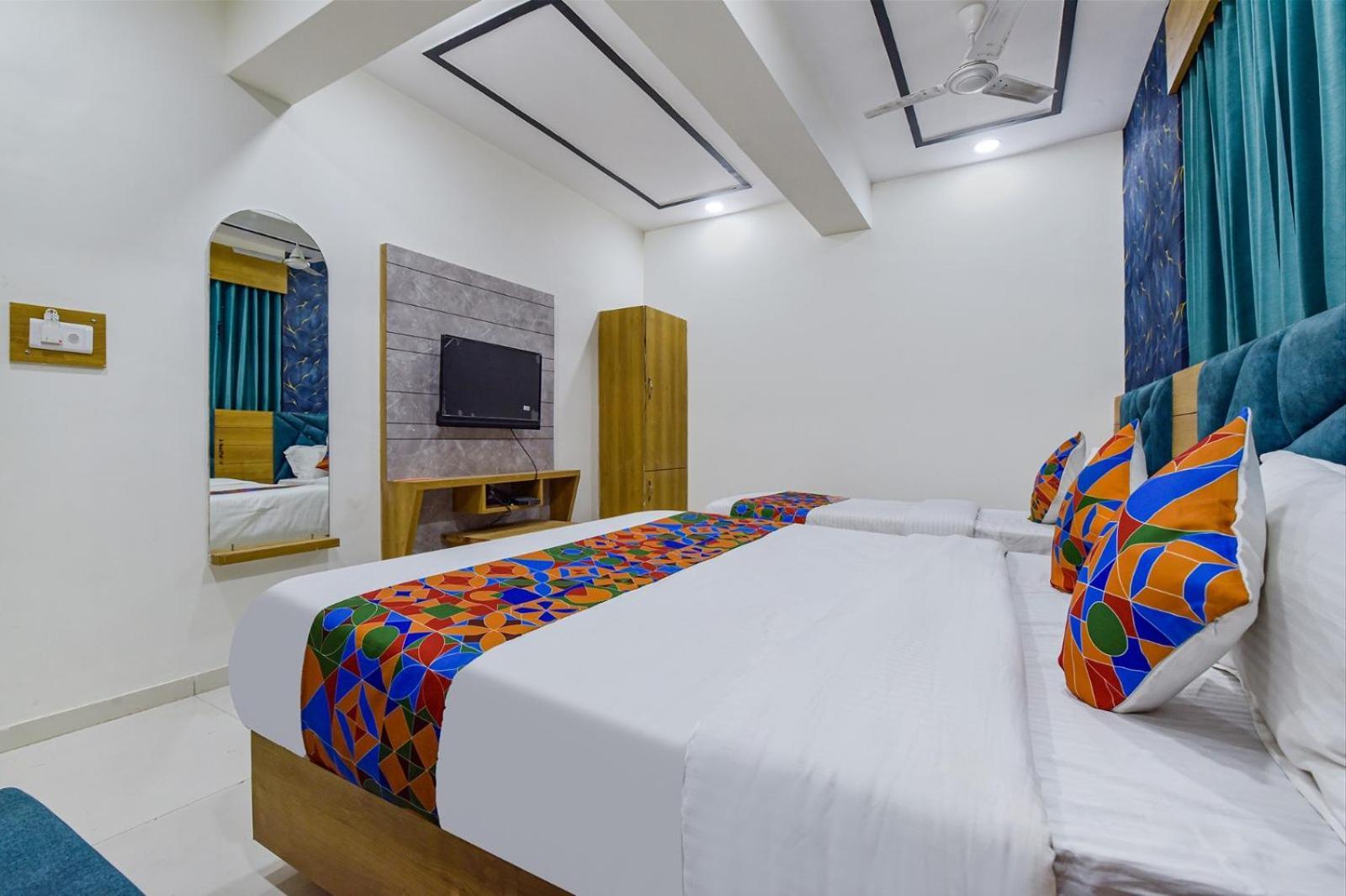 Hotel Green Tree 아흐메다바드 외부 사진