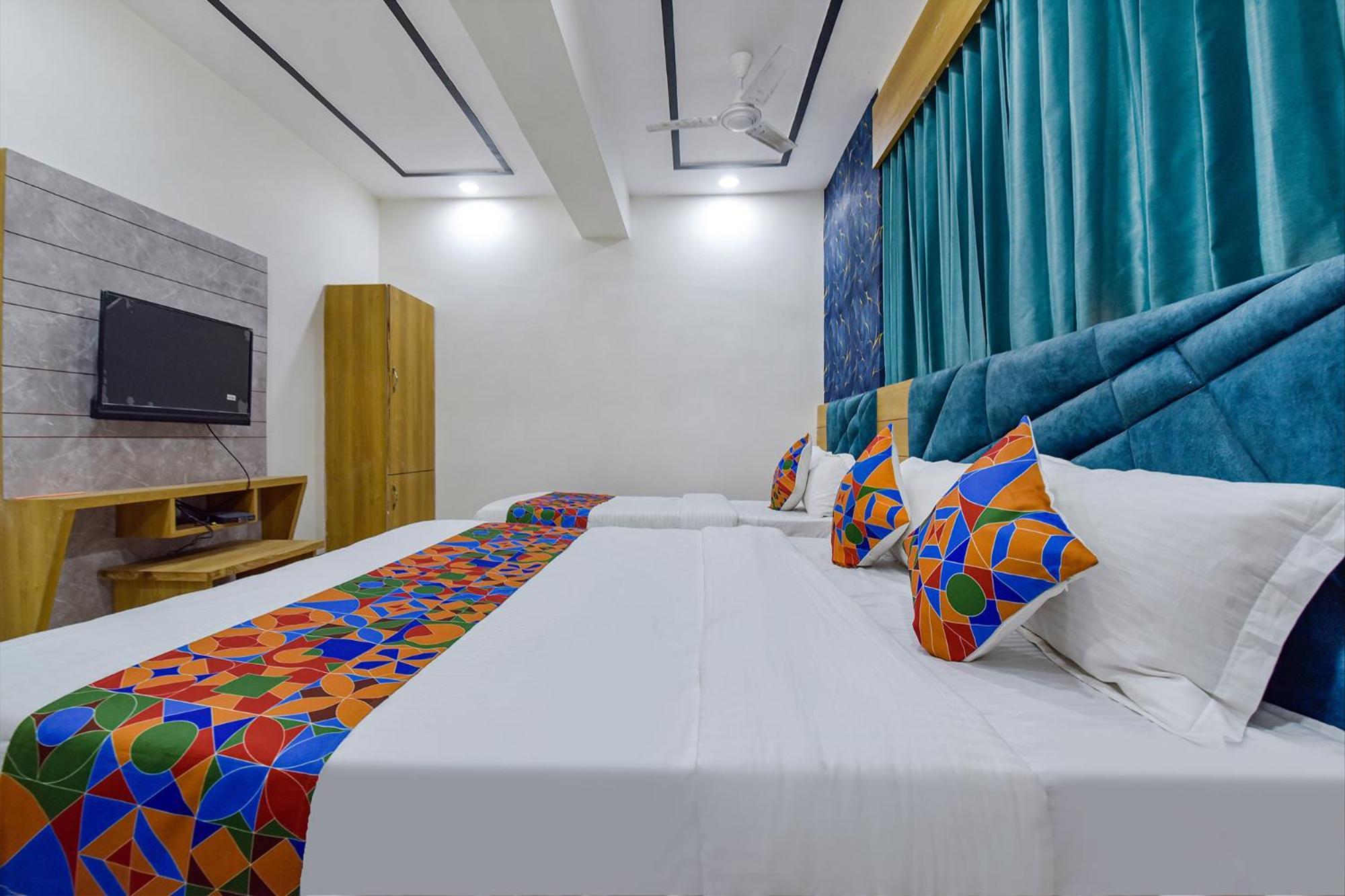 Hotel Green Tree 아흐메다바드 외부 사진